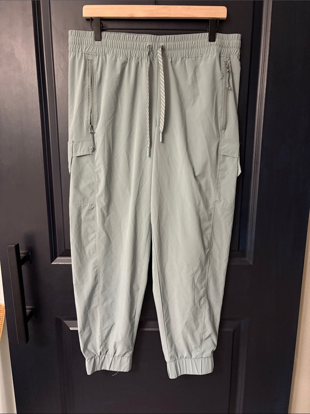 Avalanche Women’s Sage Green Cargo Jogger Pants Large